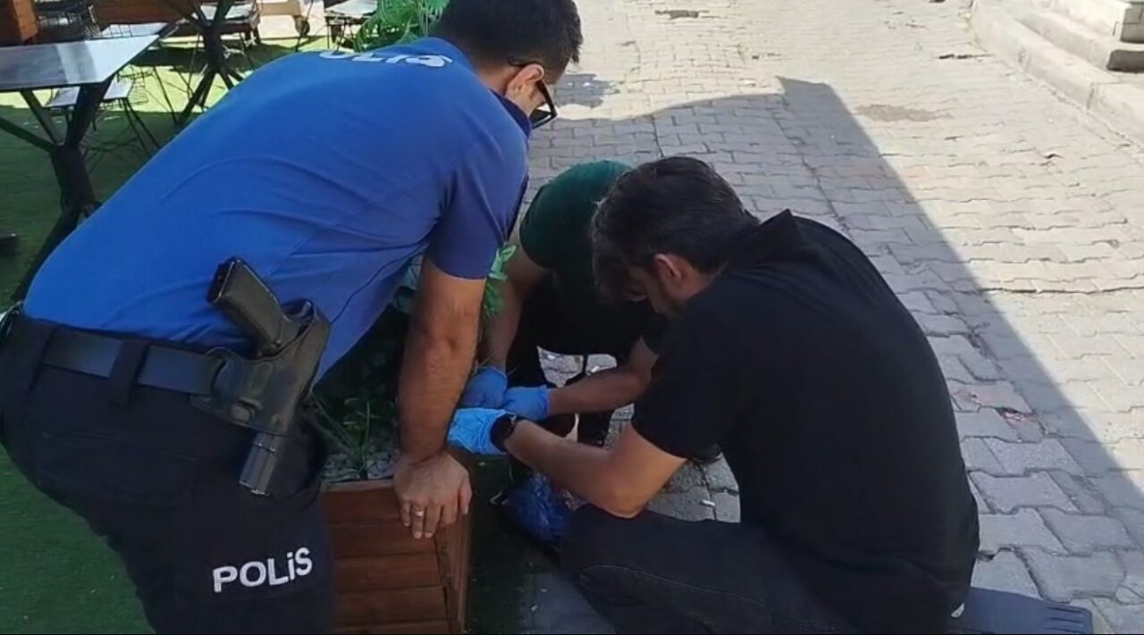 Mersin’in Tarsus ilçesinde bir kişi uğradığı silahlı saldırı sonucu yaralandı.