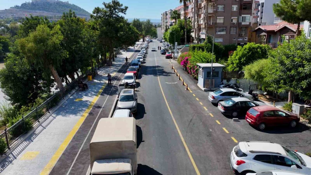 Mersin Büyükşehir Belediyesi, Silifke’nin Abdi İpekçi Caddesi’nde 500 metrelik sıcak