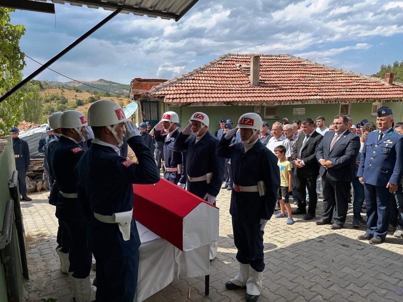 Kütahya’nın Simav ilçesinde hayatını kaybeden Kıbrıs Gazisi Hidayet Tay, düzenlenen