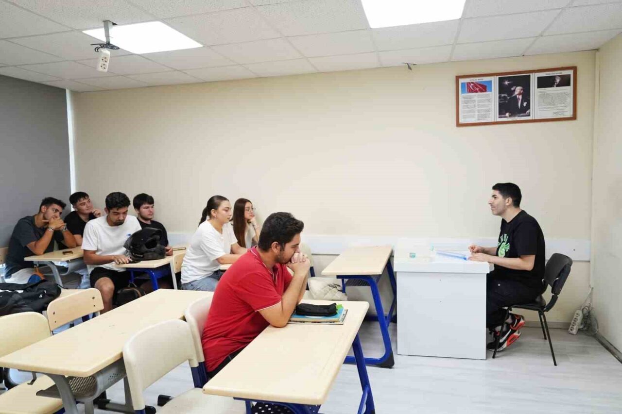 Yeni eğitim-öğretim yılının başlamasıyla beraber, Konyaaltı Belediyesi Gürsu Etüt Merkezi’ndeki