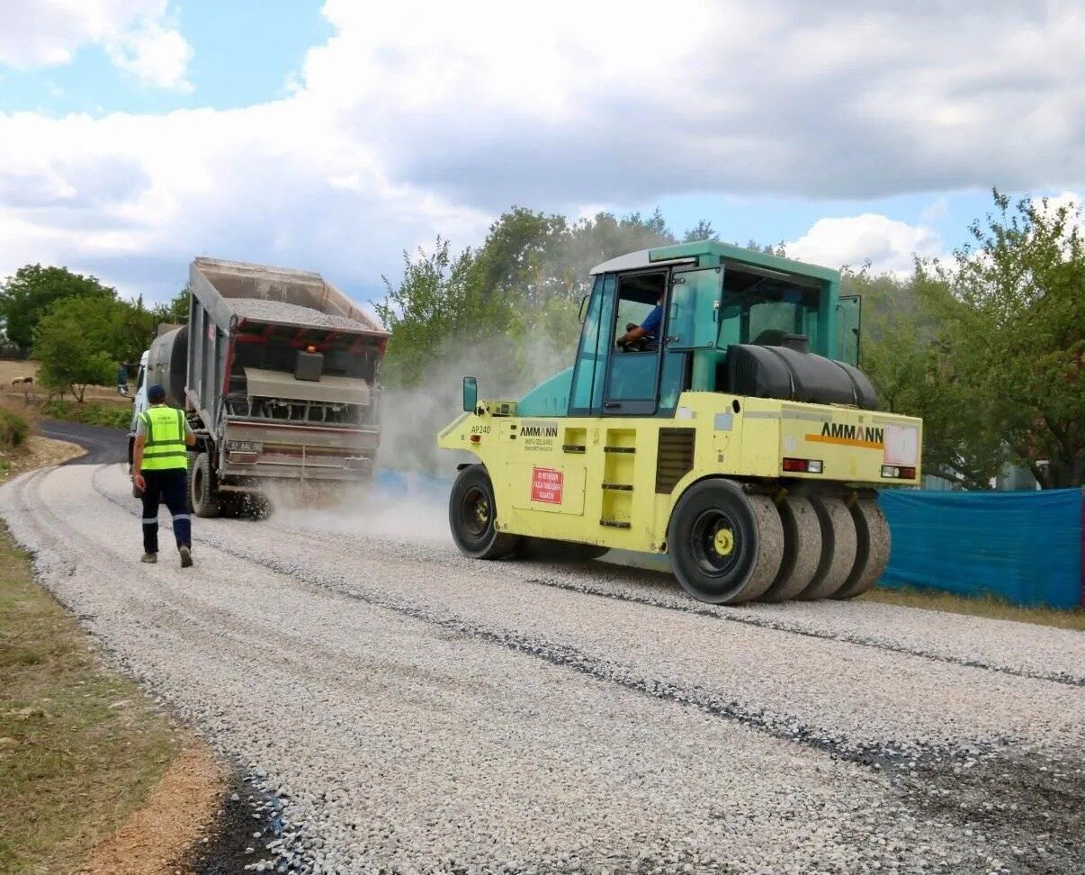 Sinop’un köy yollarında yürütülen çalışmalar kapsamında bu yıl 230 kilometre