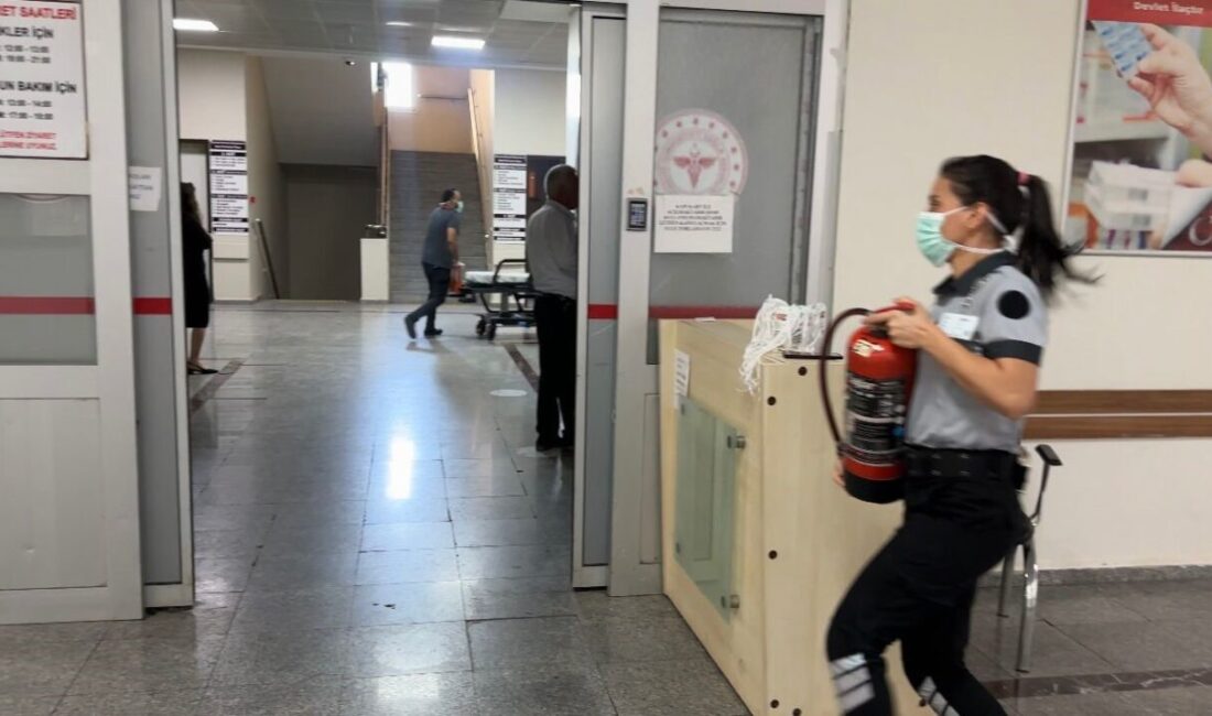 Şırnak Devlet Hastanesi’nde yangın tatbikatı gerçekleştirildi. Senaryo gereği hastane çamaşırhanesinde