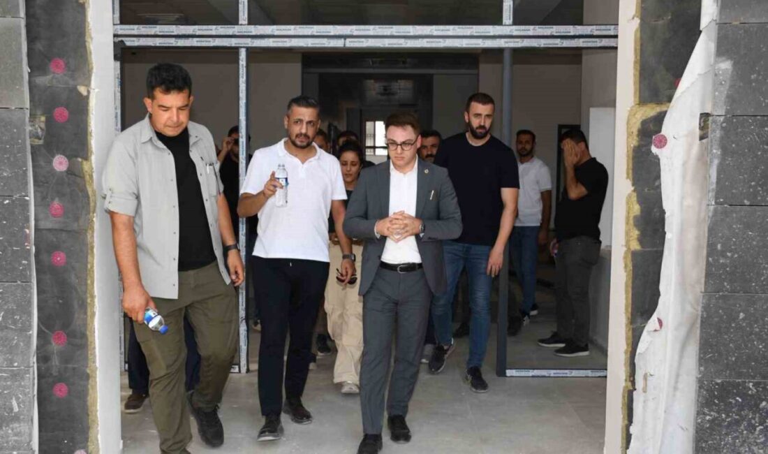 Şırnak Vali Yardımcısı Murat Çiçek Silopi’de kamu yatırımlarını inceledi. Şırnak