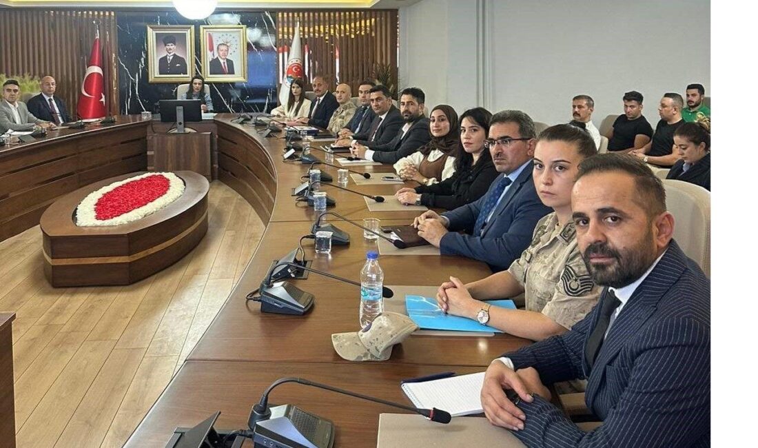 Şırnak Vali Yardımcısı Emine Dilce başkanlığında kadına yönelik şiddetle mücadele