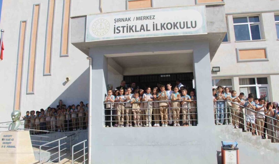 Şırnak Valisi Birol Ekici’nin katılımıyla düzenlenen törende 2025-2026 eğitim öğretim