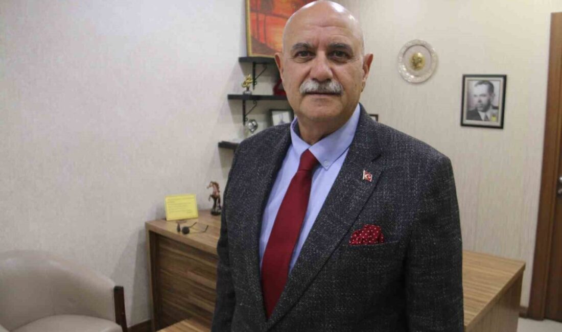 Sivas köy düğünlerinde kadın kıyafeti giyen erkeklerin eğlenceleri tepki çekti,