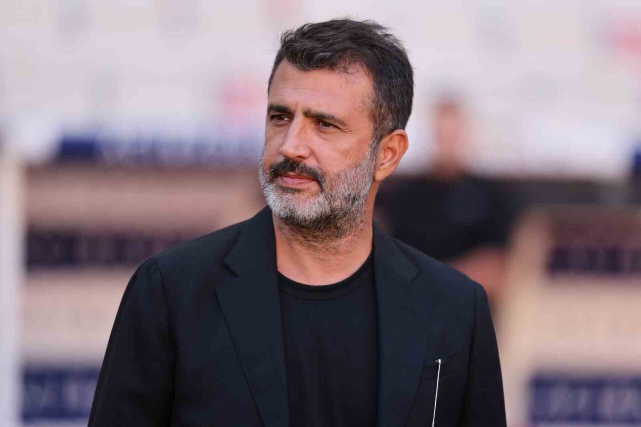 Sivasspor Başkanı Gökhan Karagöl, Sarıyer maçı sonrasında kulüp tesislerine dönerken