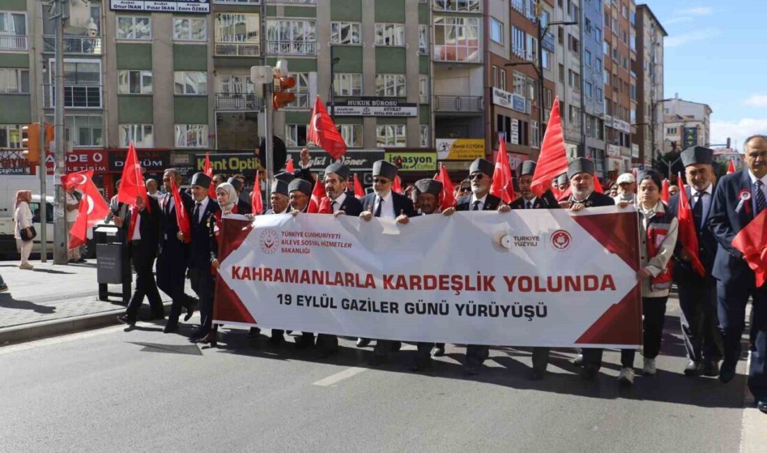 Sivas’ta, 19 Eylül Gaziler Günü münasebetiyle ‘Kahramanlarla Kardeşlik Yolunda’ yürüyüşü