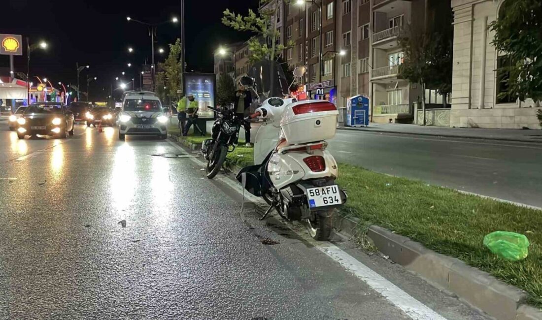 Sivas’ta iki motosikletin çarpışması sonucu meydana gelen kazada 1’i ağır