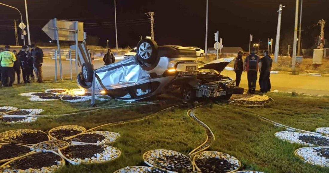 Sivas’ta iki otomobilin karıştığı kazada sürücüler yaralandı. Edinilen bilgilere göre