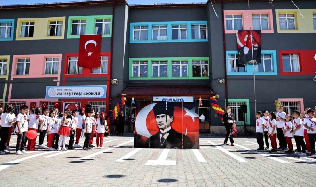 Sivas’ta İlköğretim Haftası dolayısıyla kutlama programı düzenlendi. Vali Reşit Paşa