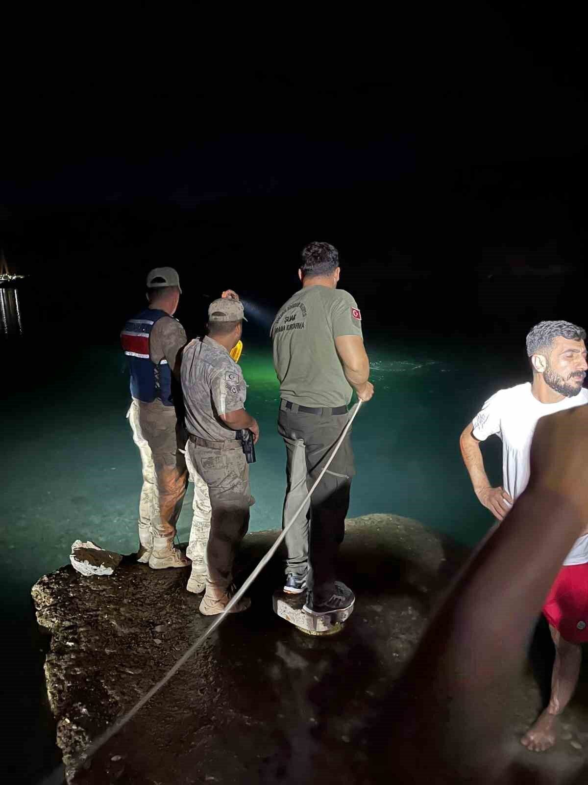 Şanlıurfa’nın Siverek ilçesinde serinlemek için Fırat Nehri’ne giren 16 yaşındaki