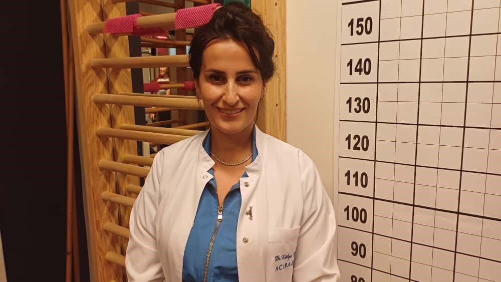 Duruş bozukluğu olan bireylere önerilerde bulunan Acıbadem Kayseri Hastanesi Fiziksel