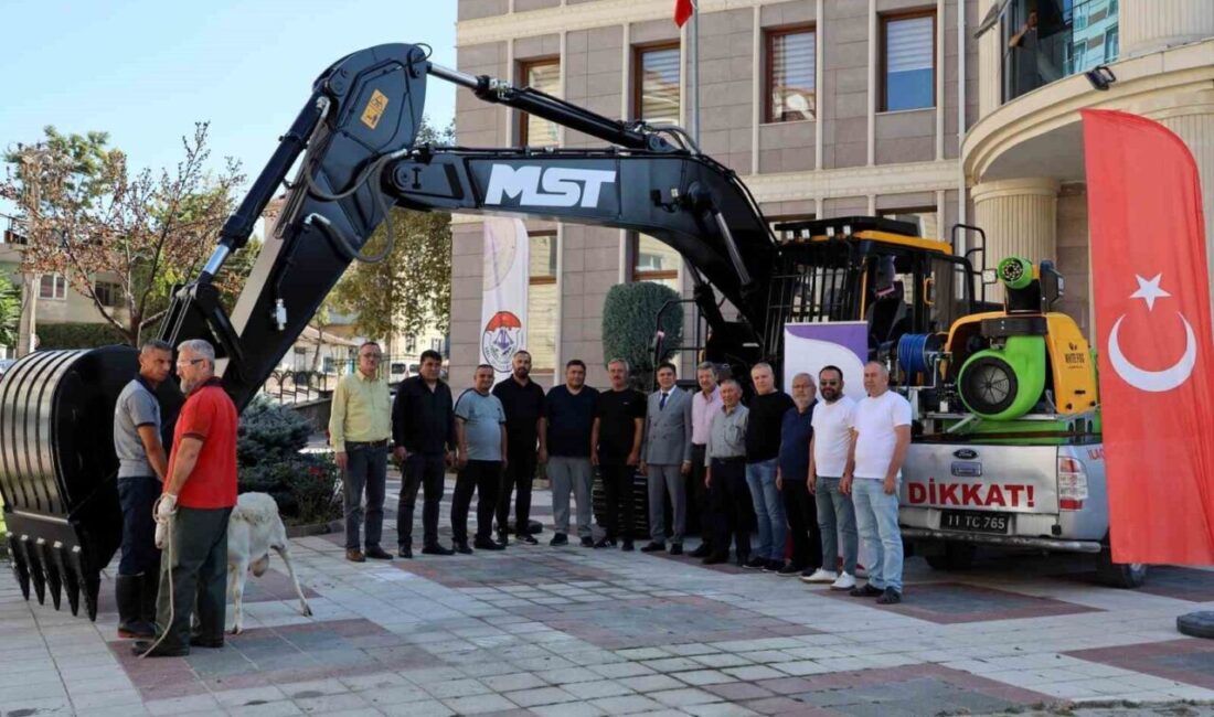 Söğüt Belediyesine hizmet kalitesini artırmak için yeni iş makineleri kazandırıldı.