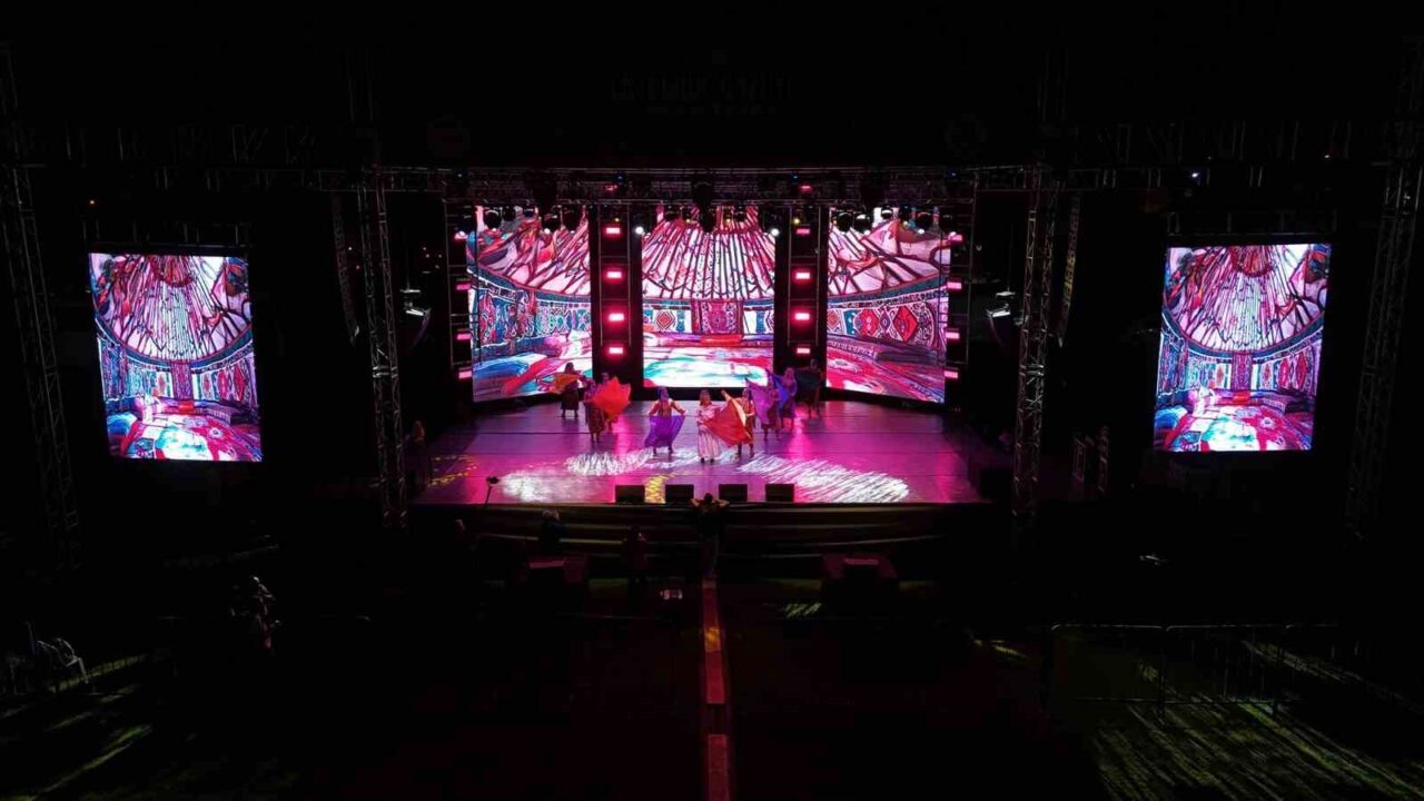 Bilecik’in Söğüt ilçesinde Ulu Çınar gösterisi izleyenlere duygu dolu anlar