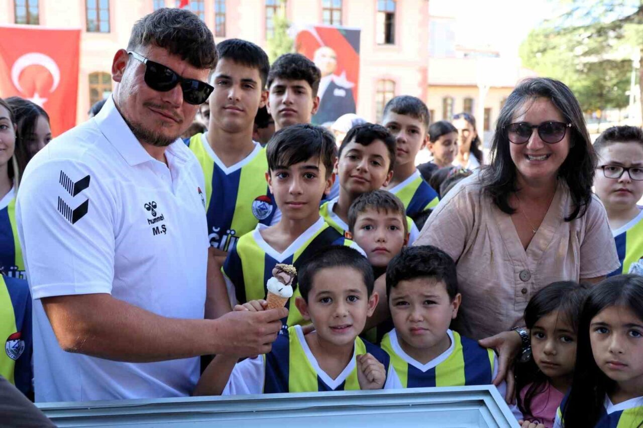 Söğüt Belediyesi tarafından düzenlenen yaz okulları programı sona erdi. Toplam