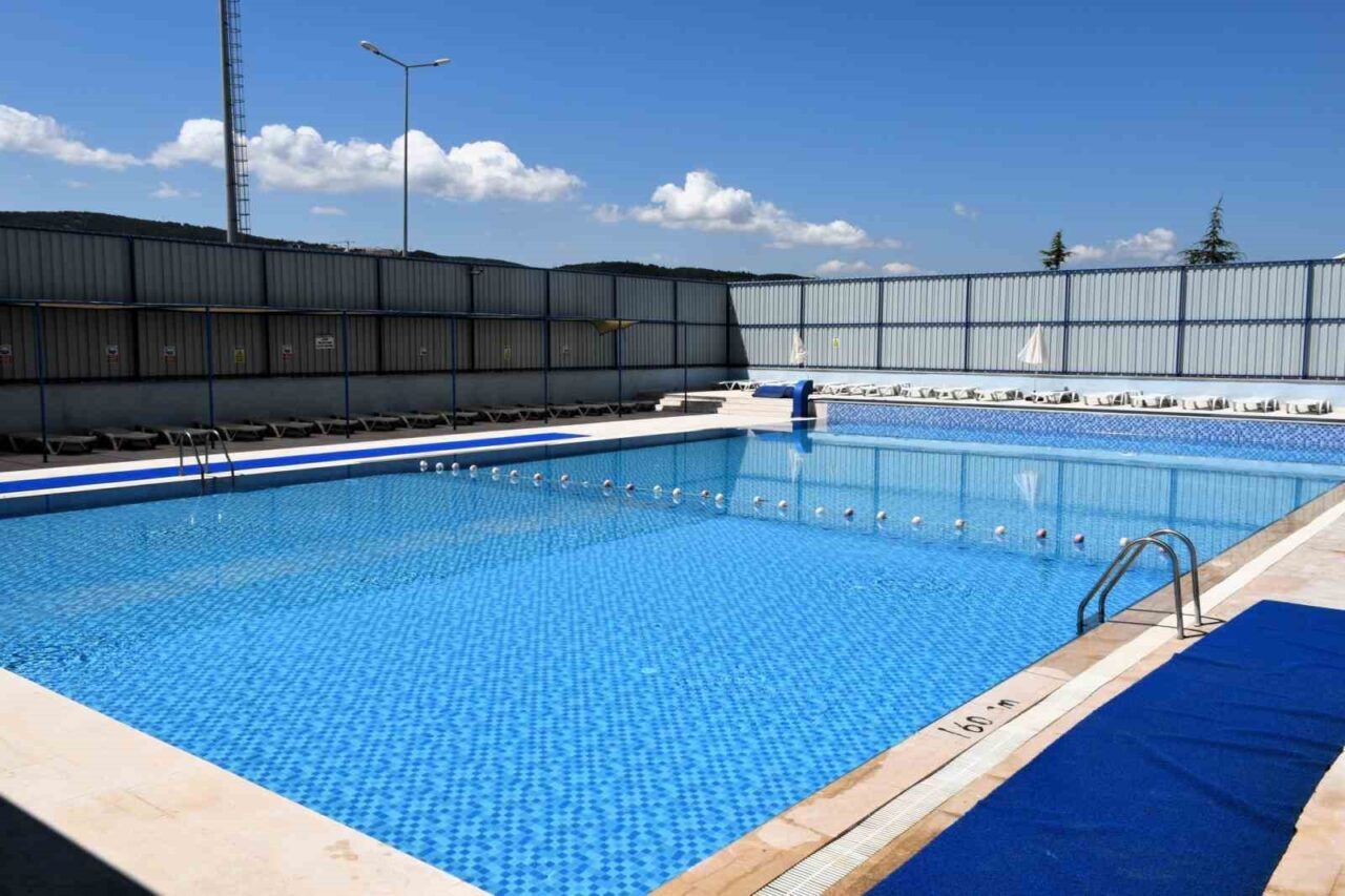 Bilecik’in Söğüt ilçesinde belediyeye ait yüzme havuzunda gerçekleştirilen yaz sezonu