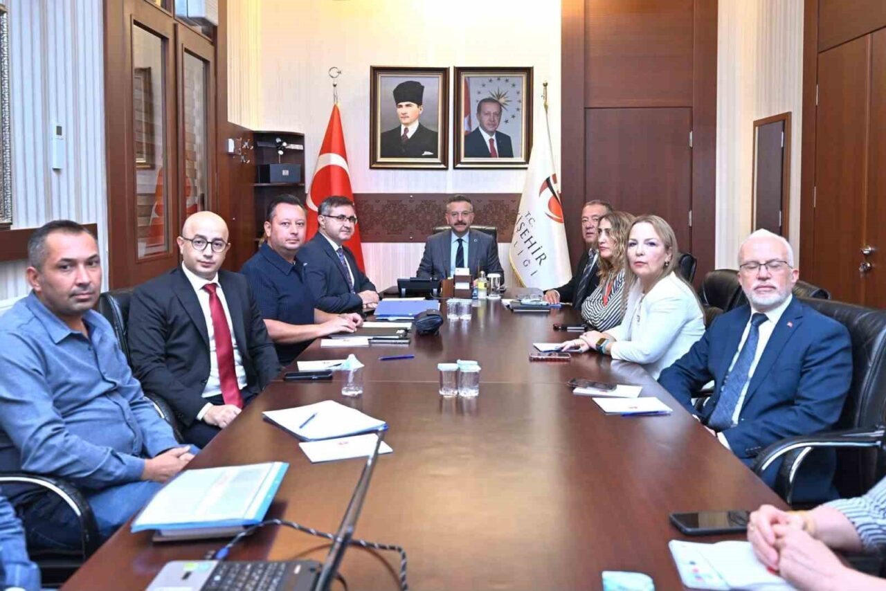 Eskişehir’de Vali Hüseyin Aksoy başkanlığında toplanan komisyon, sokak hayvanlarının refahı