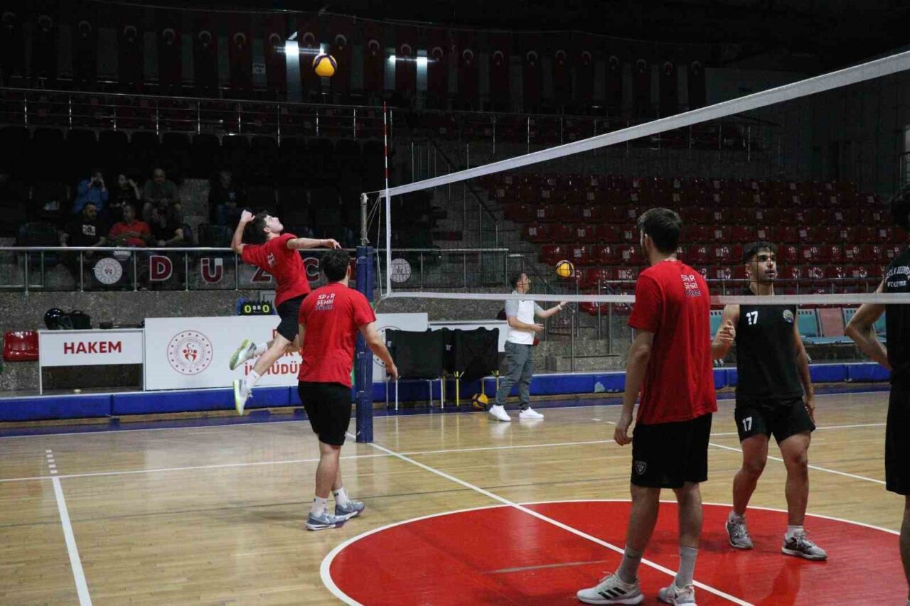 Türkiye Erkekler Voleybol 1. Ligi’nde mücadele eden Düzce Belediyesi Spor