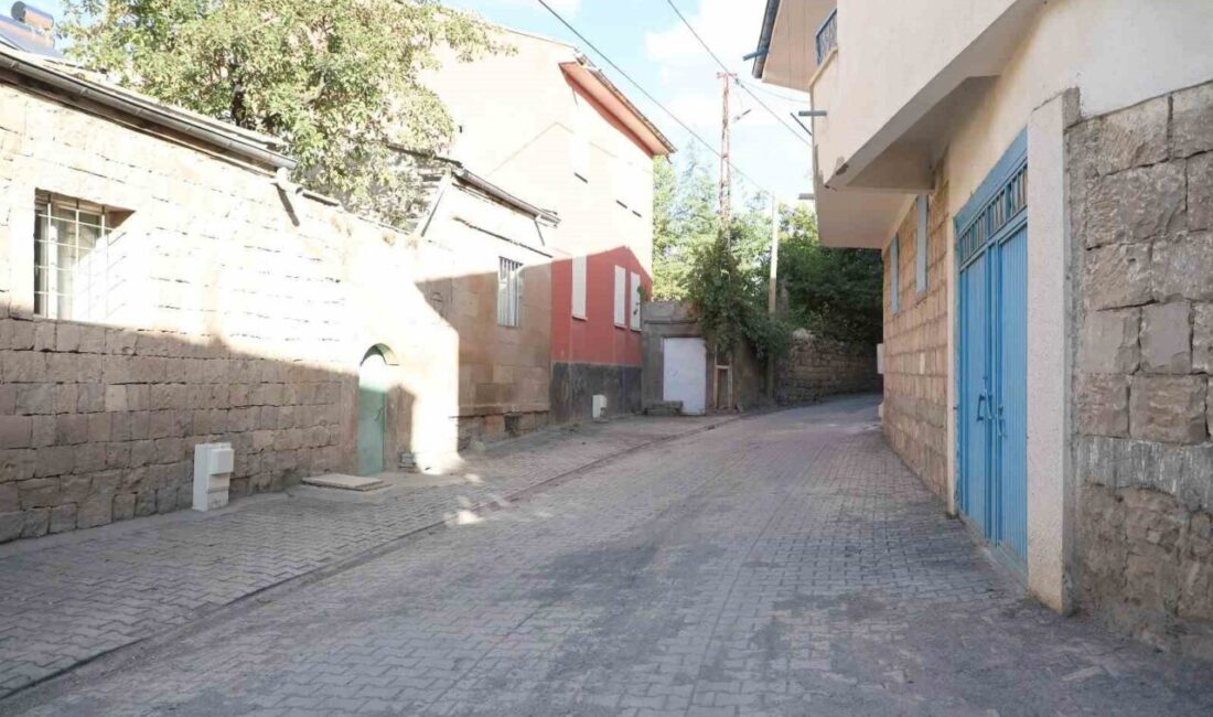 Kırsal mahallelerde de yatırım ve hizmetlerine devam eden Melikgazi Belediyesi