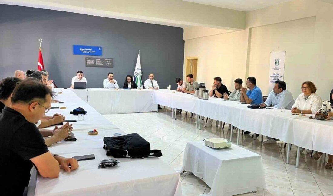 SUBÜ Bilişim Teknolojileri MYO’da Akademik Kurul Toplantısı düzenlendi. SUBÜ Rektörü