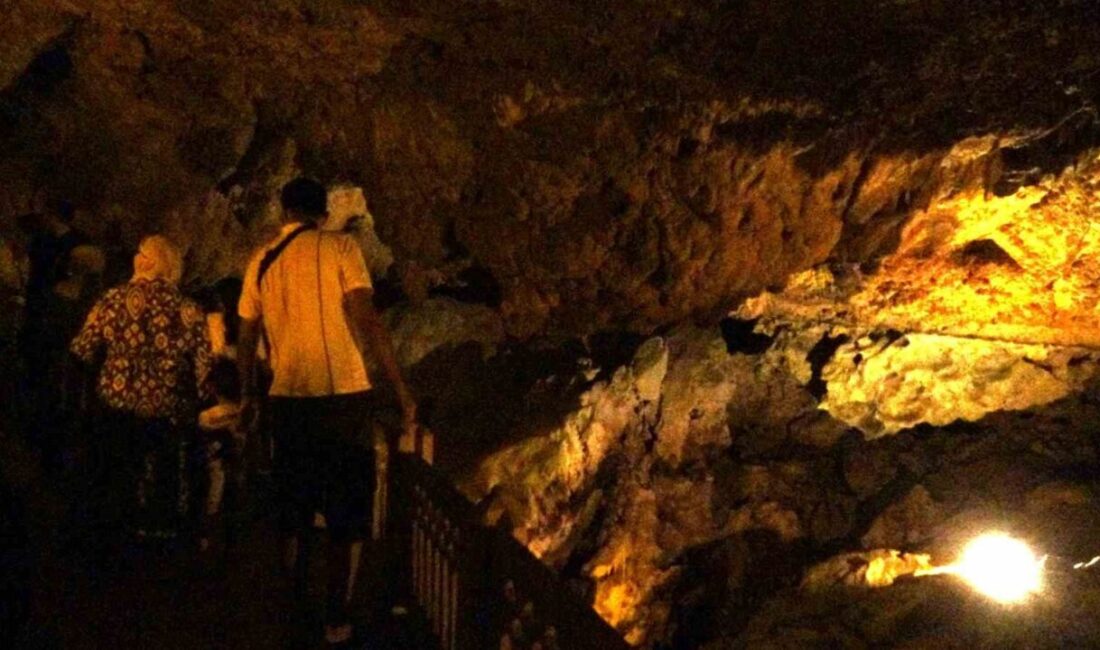 Sularını kaybeden Türkiye’nin ilk turistik mağarası olan İnsuyu Mağarası ziyaretçilerini