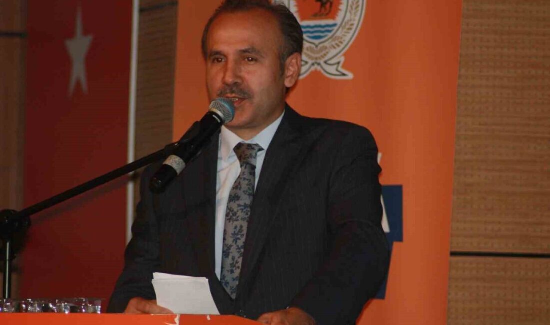 Samsun’da düzenlenen “Sürdürülebilir Turizm Paneli”nde konuşan İl Kültür ve Turizm