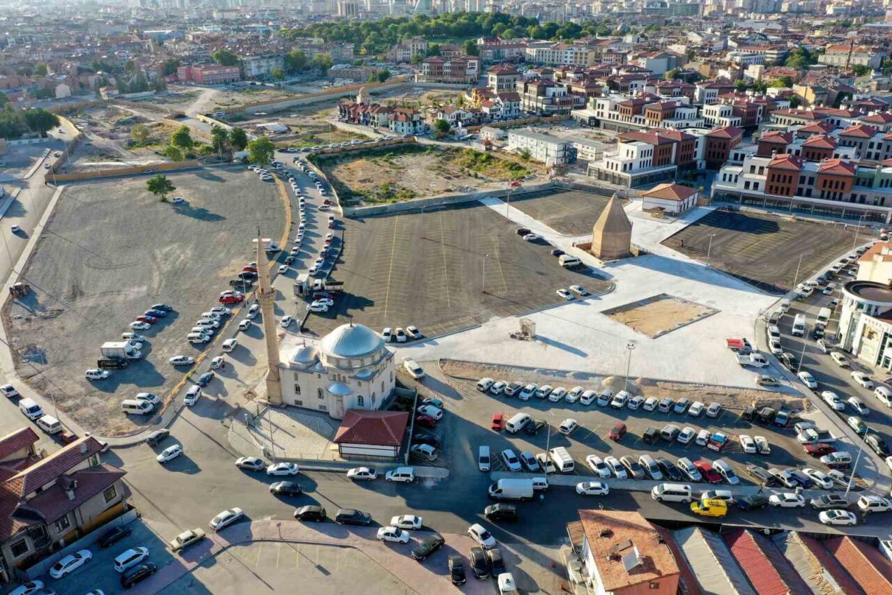 Konya’nın merkez Meram ilçe Belediyesi Suriçi-Bedesten bölgesine 850 araçlık açık