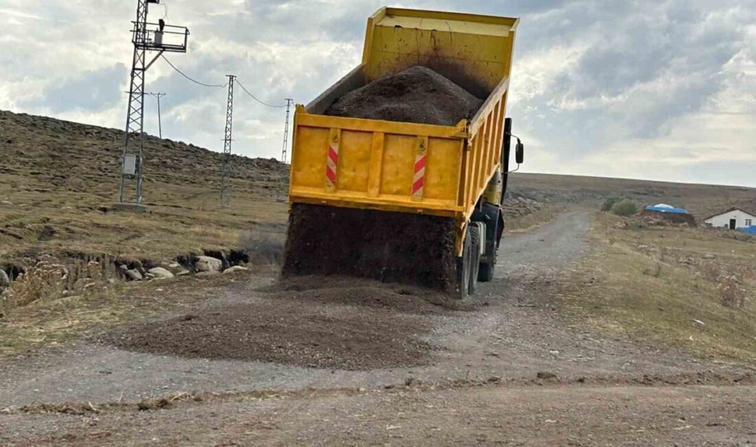 Kars’ın Susuz ilçesinde köy yollarının yapım çalışmaları aralıksız devam ediyor.