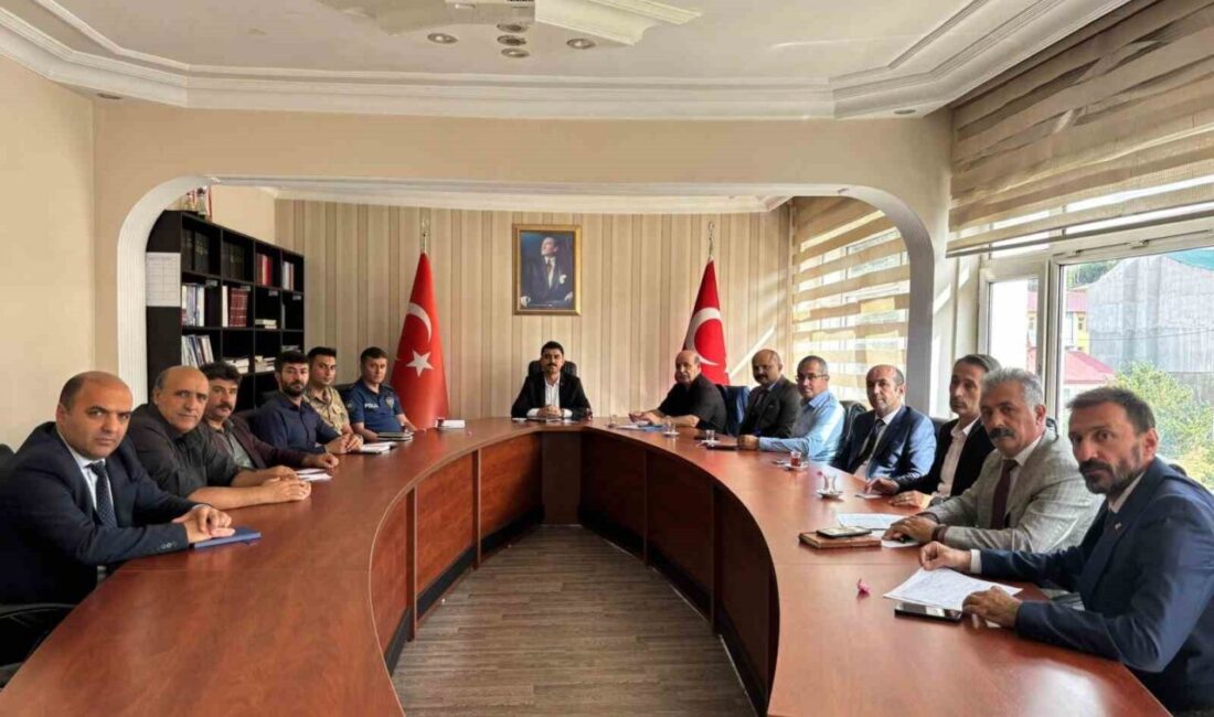 Susuz’da 2025-2026 eğitim-öğretim yılı öncesi istişare toplantısı düzenlendi. Kars’ın Susuz