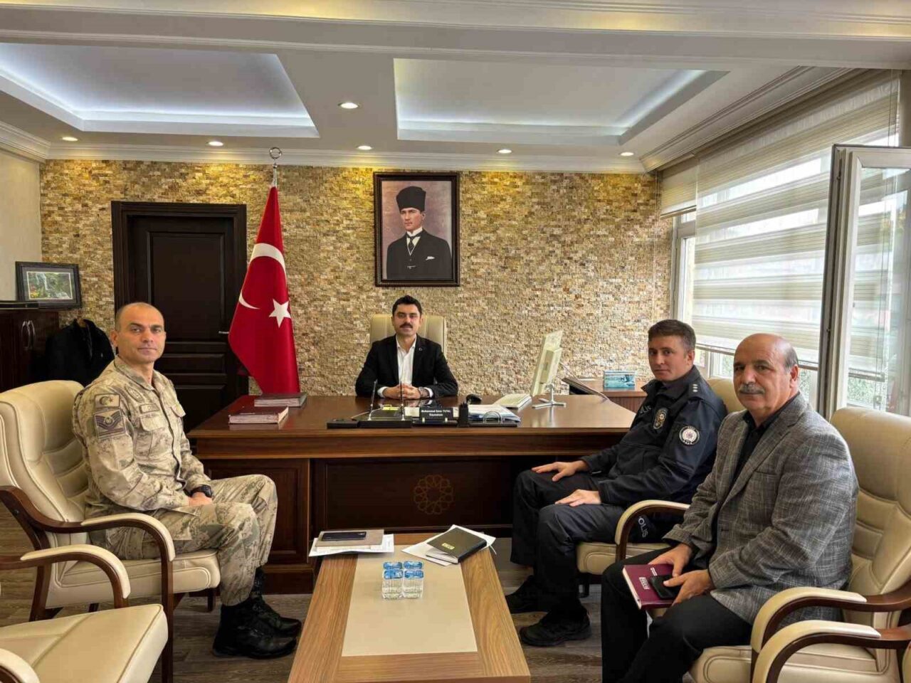 Susuz’da eğitim öğretim yılının başlamasıyla birlikte okul önleri ve çevresinde