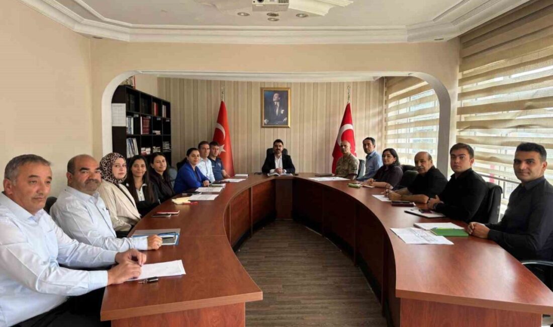 Susuz Kaymakamı Tutal, kurum amirleriyle değerlendirme toplantısı gerçekleştirdi. Kars’ın Susuz