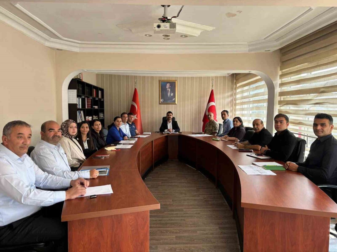 Susuz Kaymakamı Tutal, kurum amirleriyle değerlendirme toplantısı gerçekleştirdi. Kars’ın Susuz