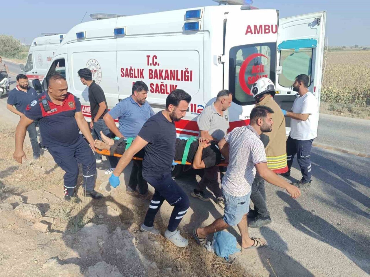 Hatay’da şarampole devrilerek ters dönen araçtaki 7 kişi yaralandı. Kaza,