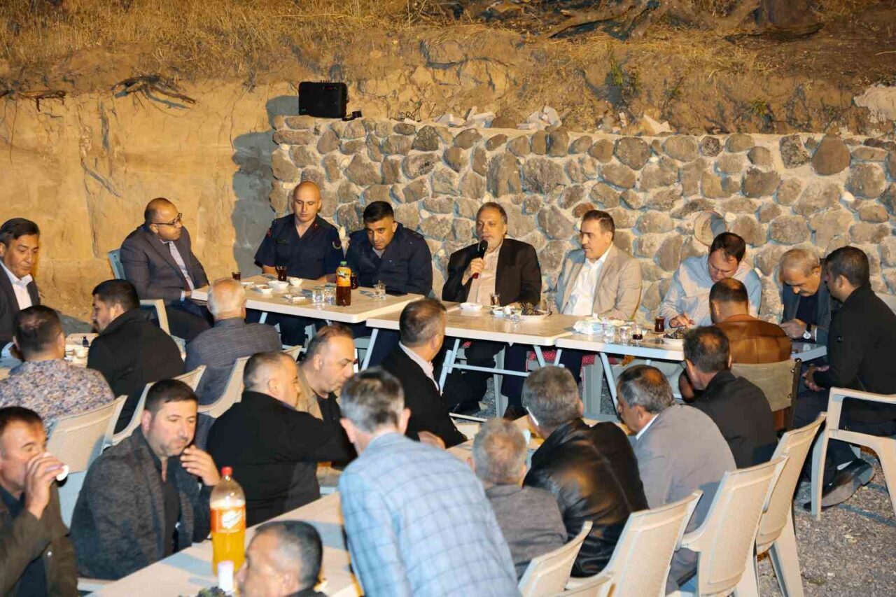 Talas Belediyesi’nin düzenli olarak gerçekleştirdiği muhtarlar toplantısının bu ayki adresi