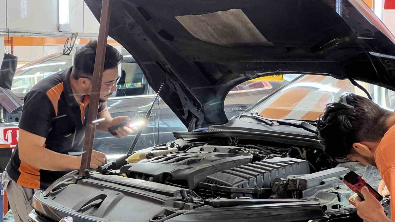 Konya’da otomobil almak isteyen bir kişi, 2 parça değişen olarak