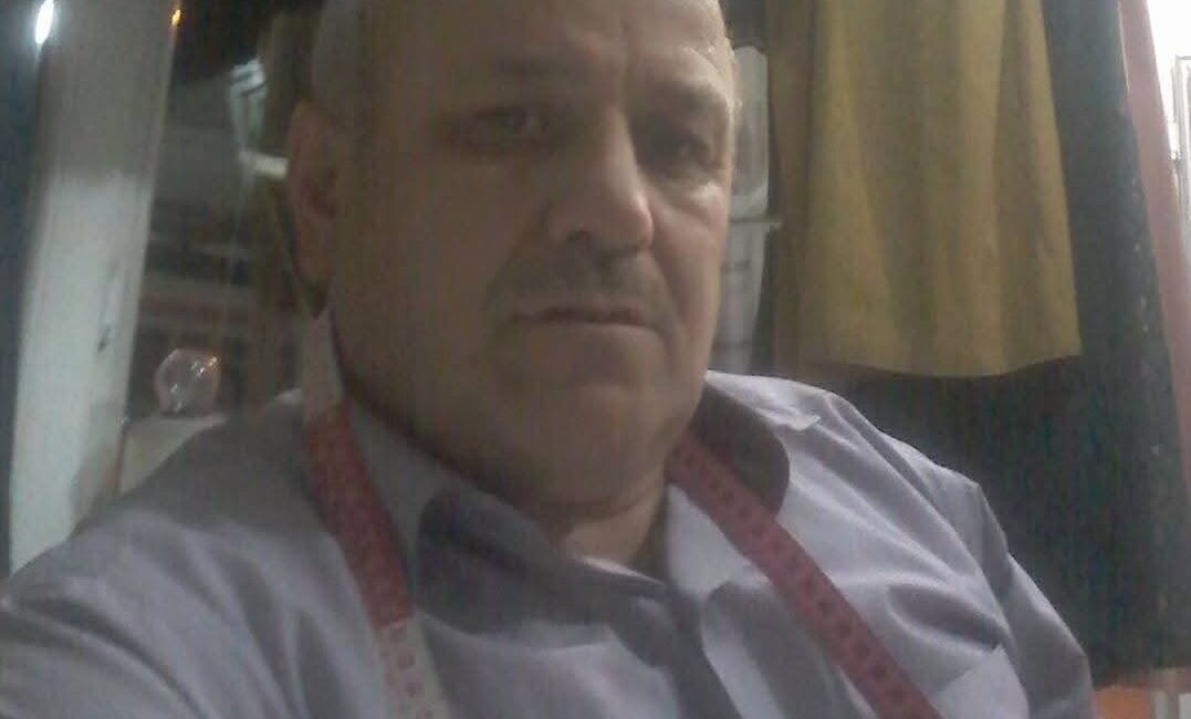 Kastamonu’nun Tosya ilçesinde kendi binasının çatısını tamir eden şahıs, düşerek