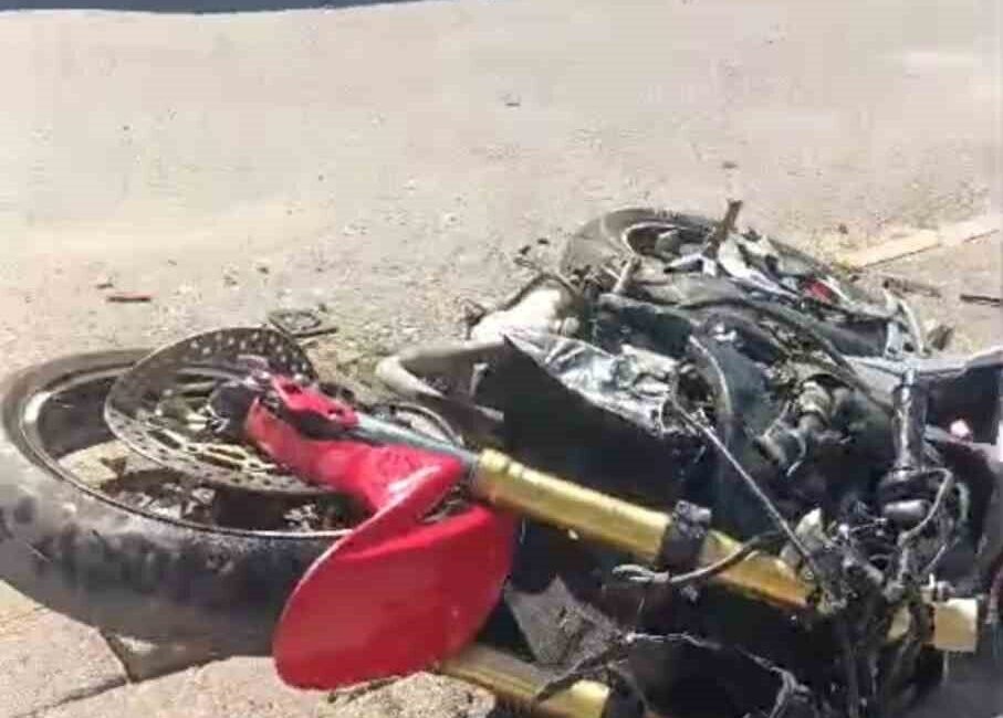 Edirne’nin İpsala ilçesinde tamir ettiği motosiklet ile test sürüşü yapan