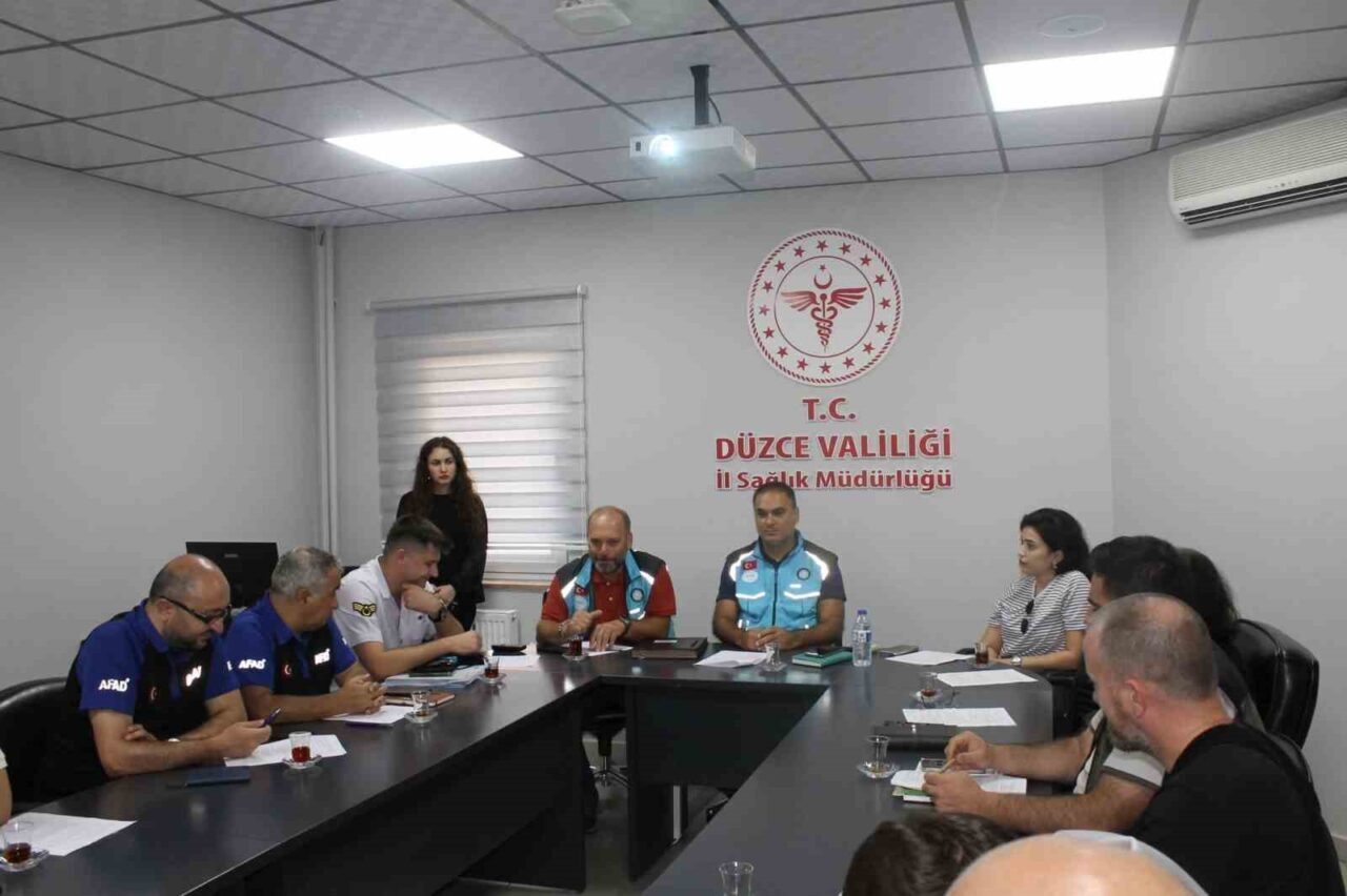 Düzce(İHA) – Düzce’de Türkiye Afet Müdahale Planı (TAMP) kapsamında masa