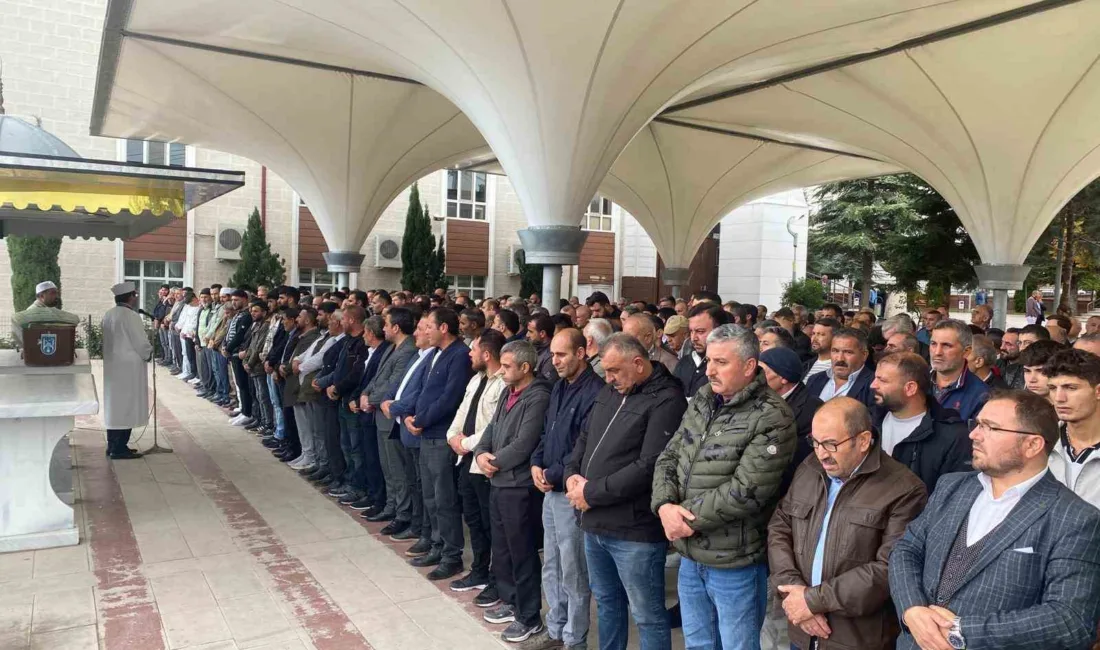 Ankara’da bir otomobilin park halindeki tankere çarpması sonucu meydana gelen