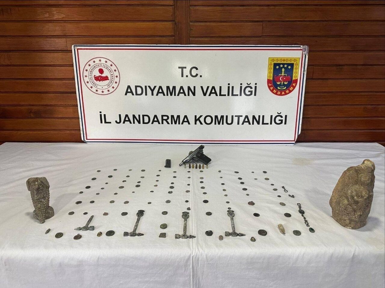 Adıyaman İl Jandarma Komutanlığı ekiplerince tarihi eser kaçakçılığına yönelik yürütülen
