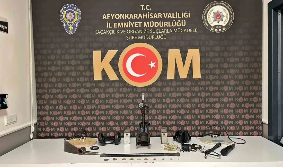 Afyonkarahisar’da polis tarafından şüphe üzerine durdurulan bir araçta 10 adet