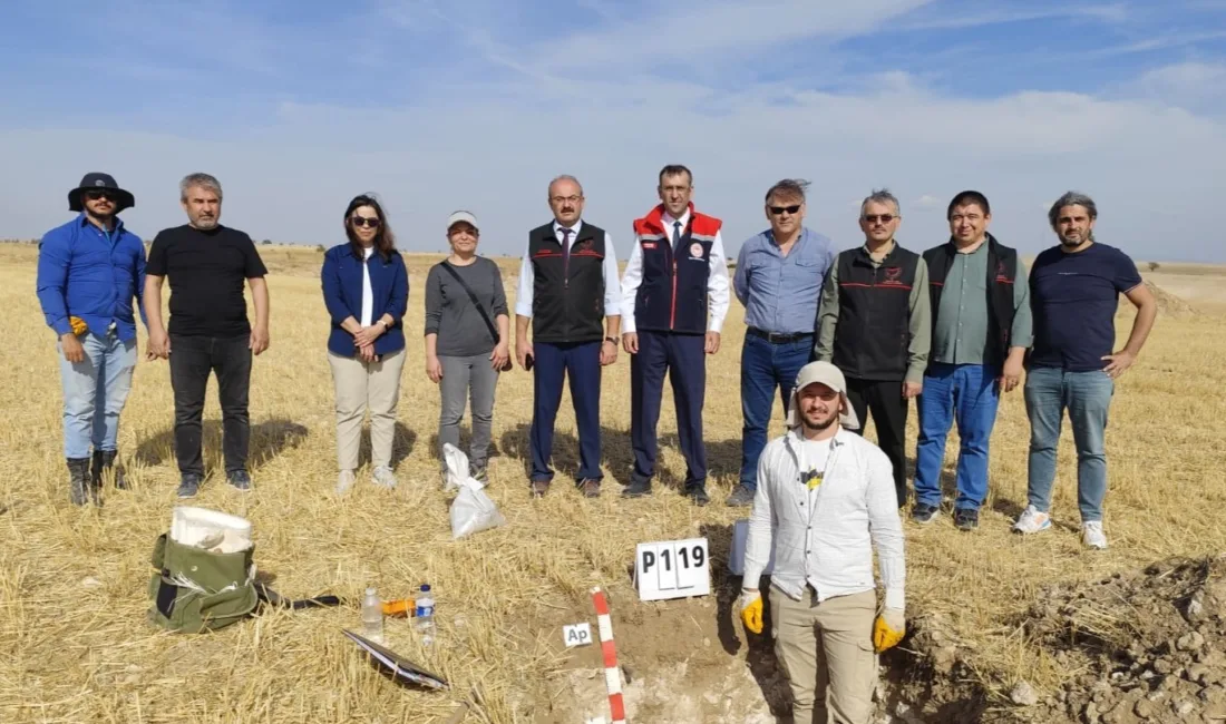 Uşak’ın Ulubey ilçesinde Tarımsal büyüme projesi kapsamında arazi çalışmaları yapıldı.