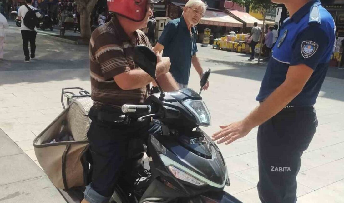 Mersin’in Tarsus ilçesinde zabıta ekipleri, yayaların yoğun olarak kullandığı her