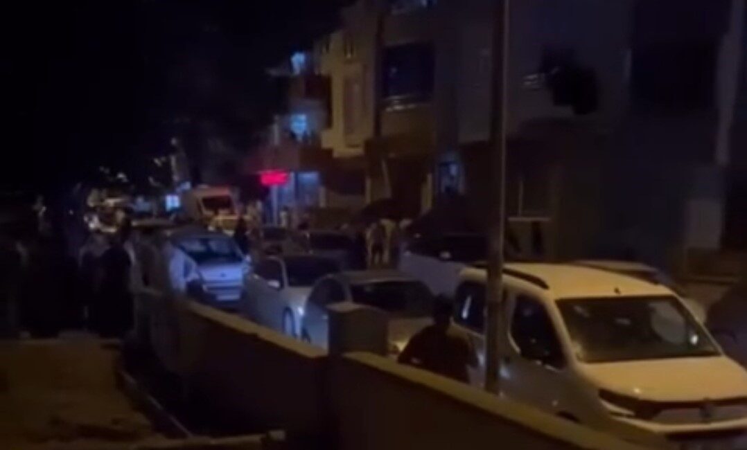 Bitlis’in Tatvan ilçesinde araç park etme meselesi yüzünden çıkan tartışma,