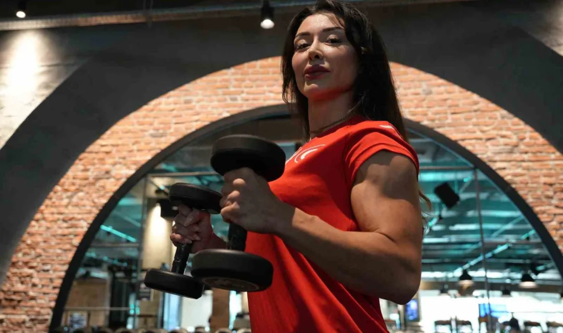 Denizli’de vücut geliştirmeye merak saran 26 yaşındaki genç sporcu Buse