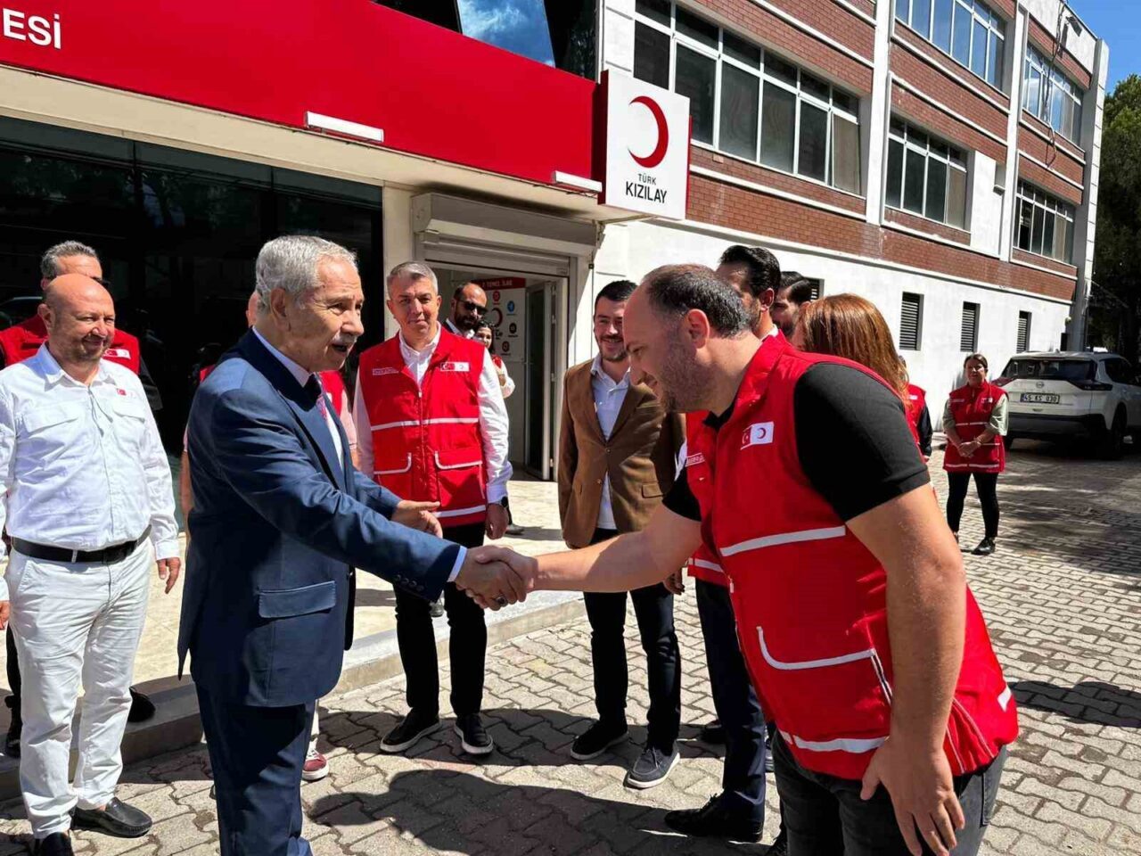 TBMM Eski Başkanı Bülent Arınç ve AK Parti MKYK Üyesi