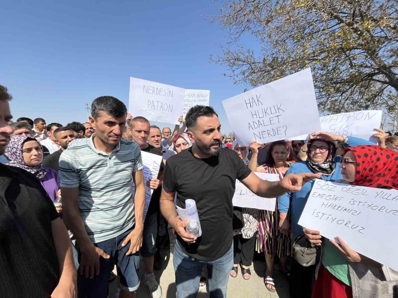 Tekirdağ’ın Ergene ilçesinde bir tekstil fabrikasından çıkarılan ve alacaklarını alamayan
