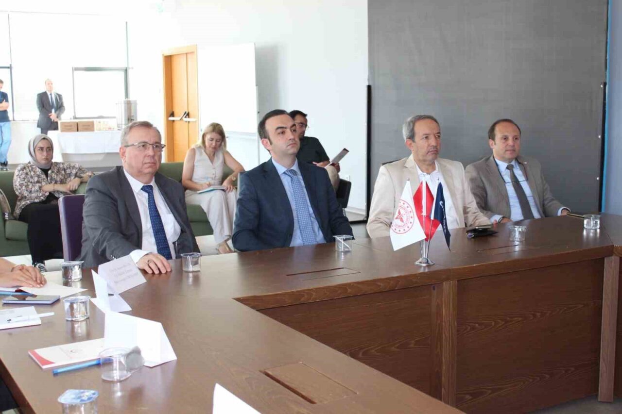 Tekirdağ Dr. İsmail Fehmi Cumalıoğlu Şehir Hastanesi’nde, tütün bağımlılığıyla mücadelede