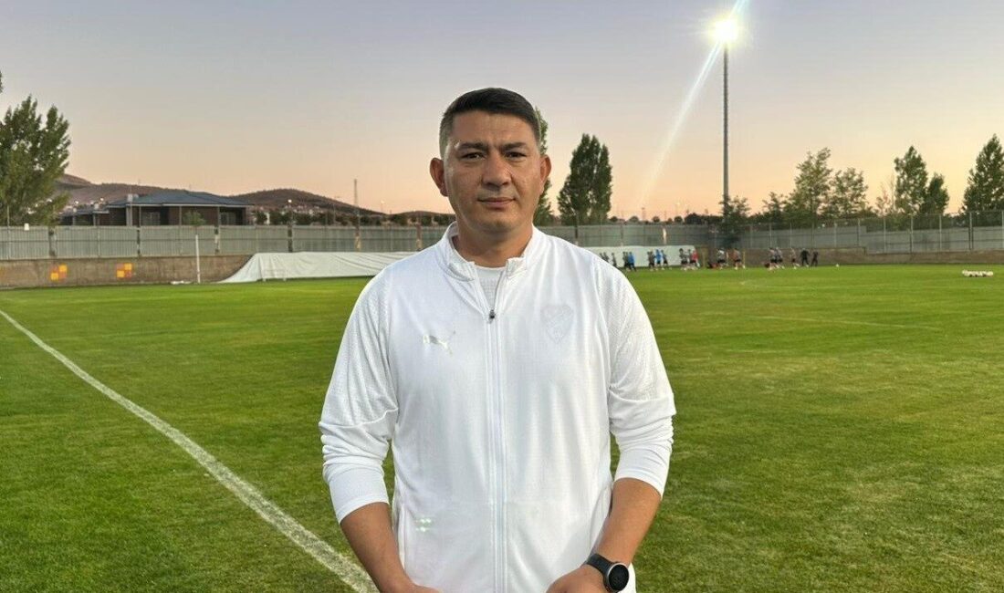 Altınordu maçının ikinci yarısında istedikleri oyunun uzağında olduklarını belirten Elazığspor